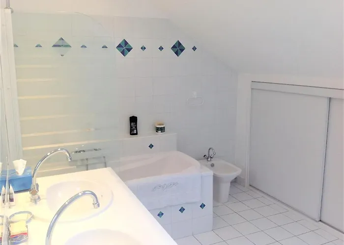 Couette-café Saint Donatien 3*